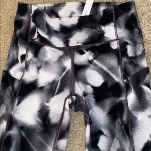 Lululemon Size 2 cropped Leggings